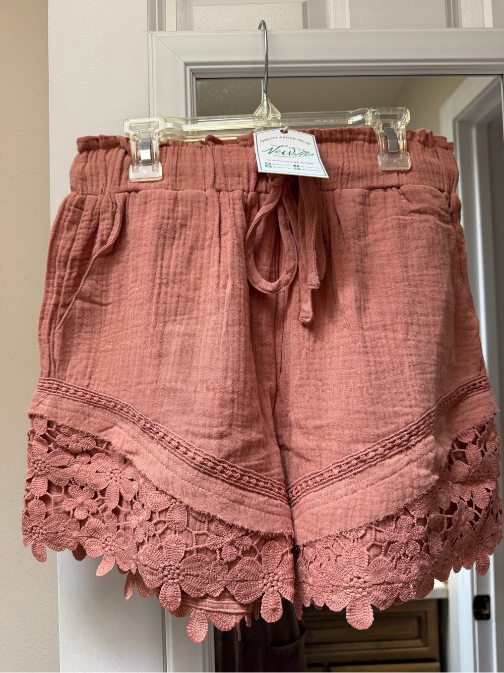 Very J Crochet Hem High-Waist Shorts in Dusty Rose